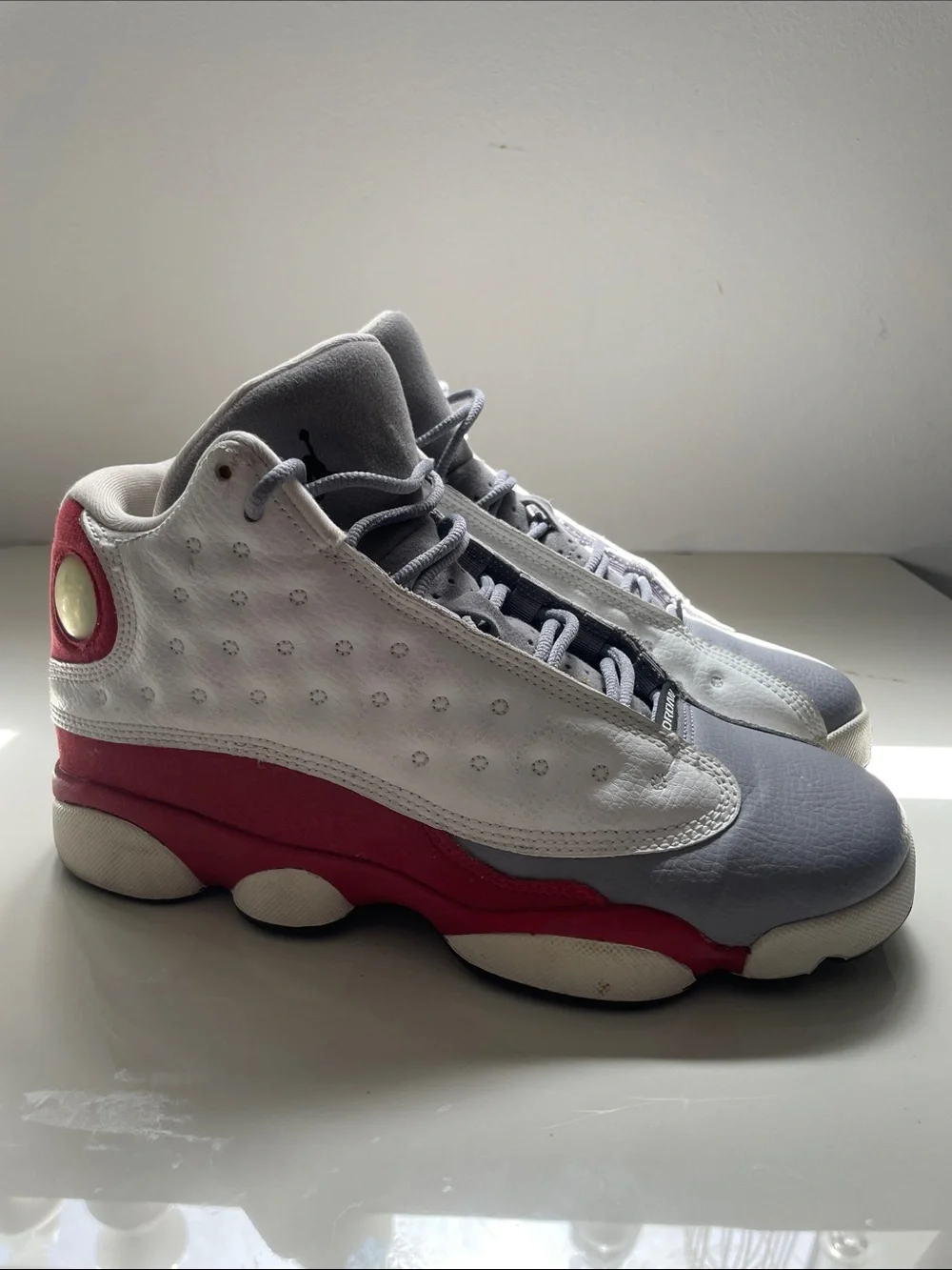 Jordan Kids Gray, White & Red Retro Sneakers 2014 sz 6 Y
